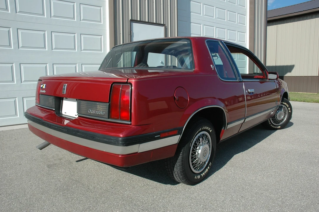 1985 Oldsmobile Calais - Image 6 of 31