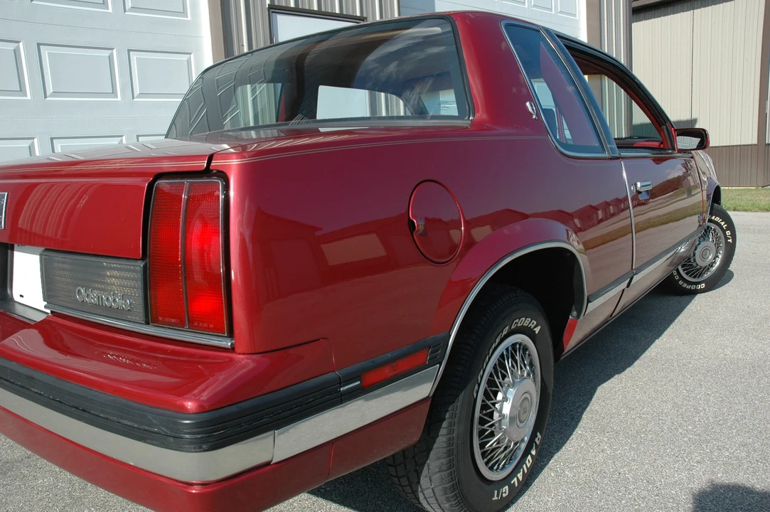 1985 Oldsmobile Calais - Image 15 of 31