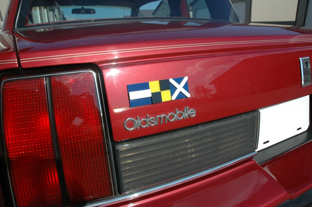 1985 Oldsmobile Calais - Image 17 of 31