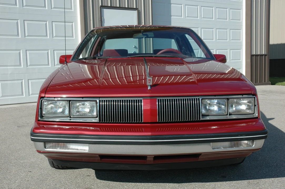 1985 Oldsmobile Calais - Image 2 of 31