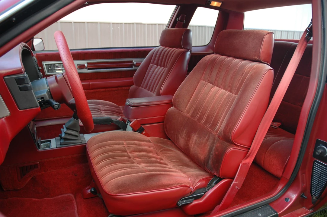 1985 Oldsmobile Calais - Image 21 of 31