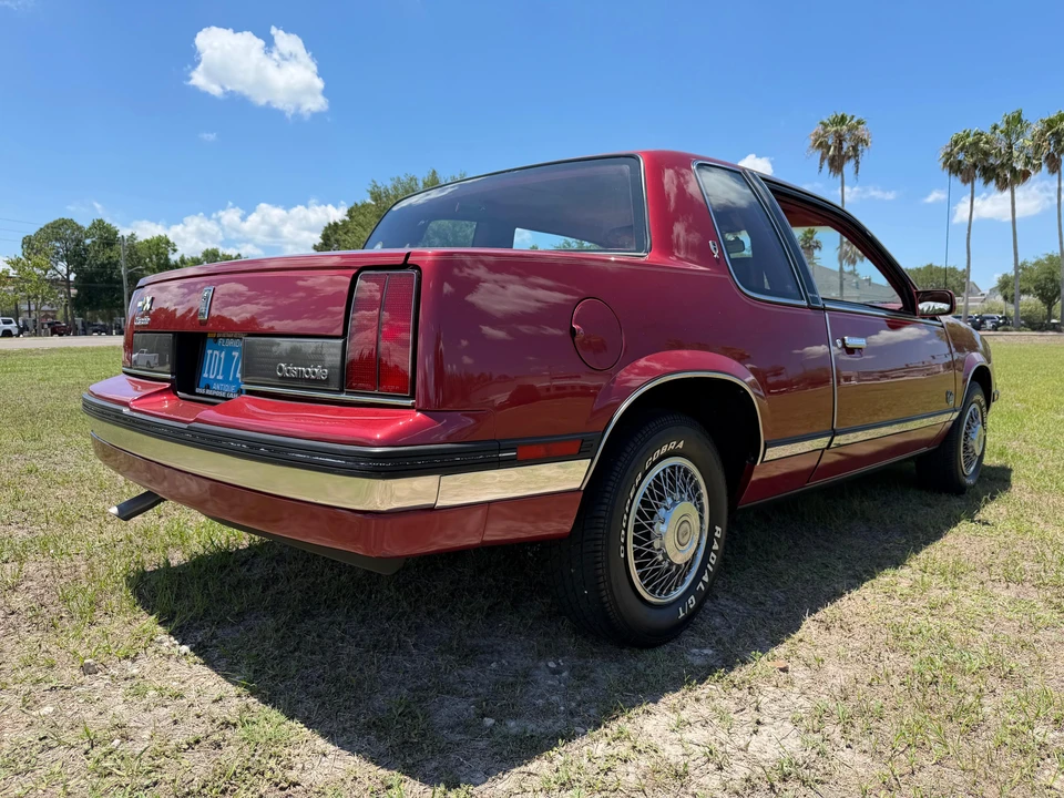 1985 Oldsmobile Calais - Image 26 of 31