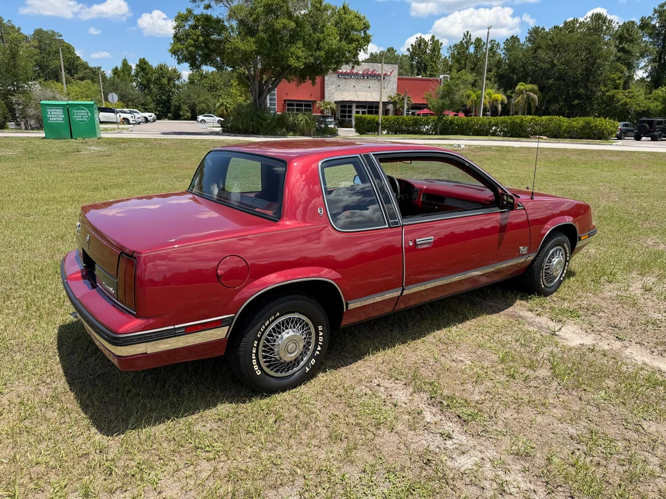 1985 Oldsmobile Calais - Image 28 of 31