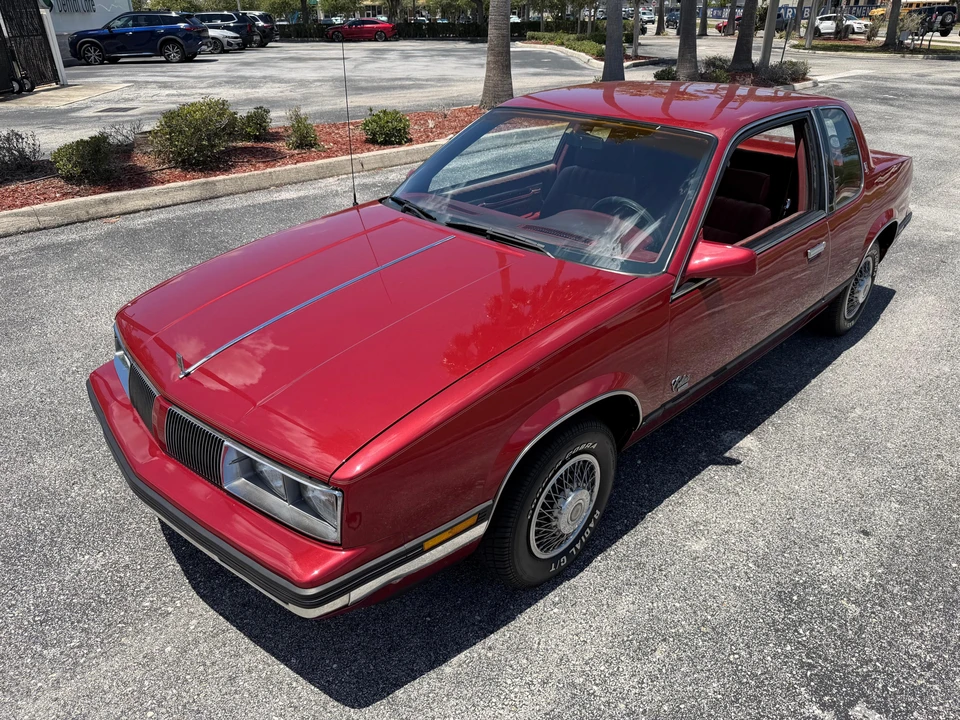 1985 Oldsmobile Calais - Image 10 of 31