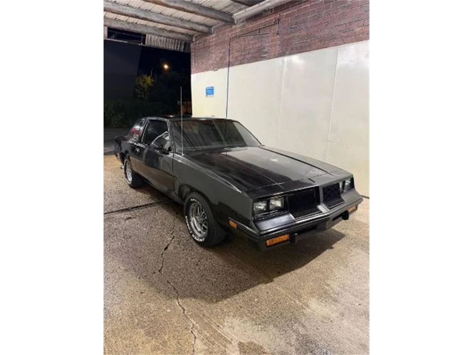 1985 Oldsmobile Cutlass 5th Gen - Image 5 of 12