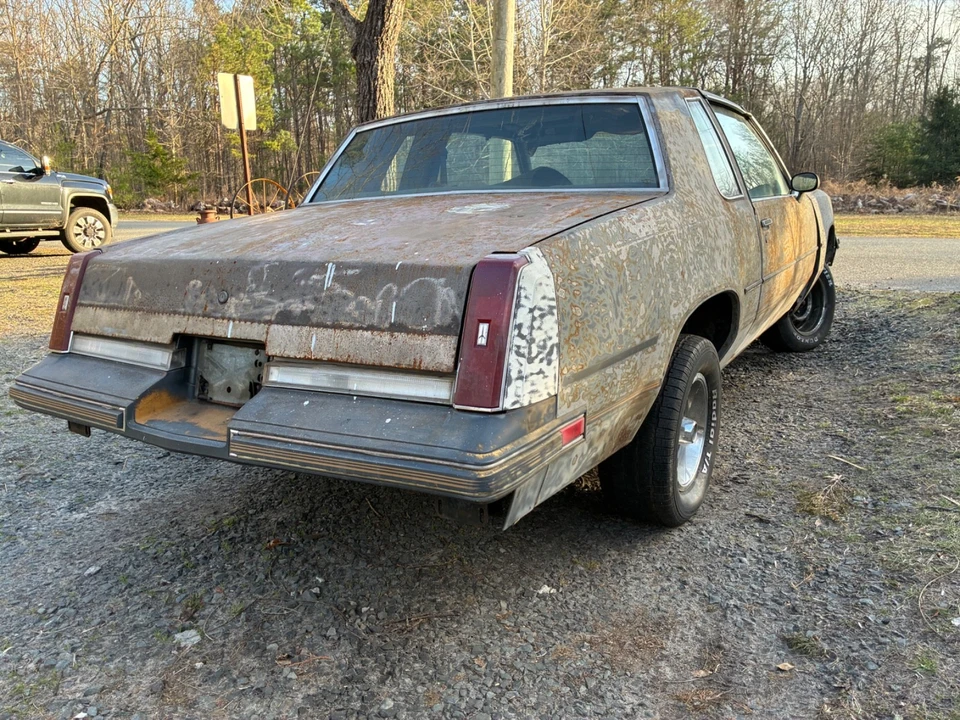 1985 Oldsmobile Cutlass 5th Gen - Image 2 of 16