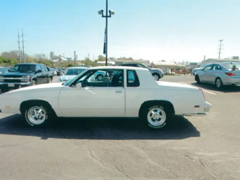 1985 Oldsmobile Cutlass 5th Gen - Image 2 of 2