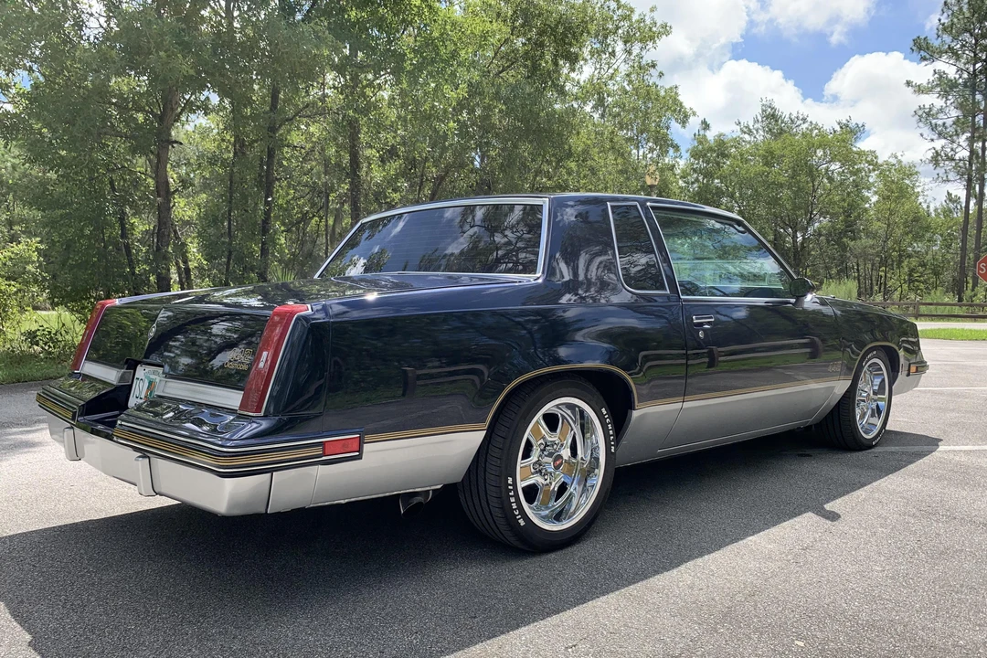 1985 Oldsmobile Cutlass 5th Gen - Image 4 of 8