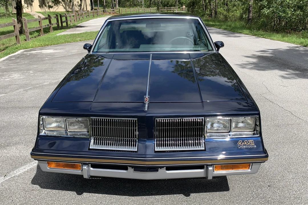 1985 Oldsmobile Cutlass 5th Gen - Image 2 of 8