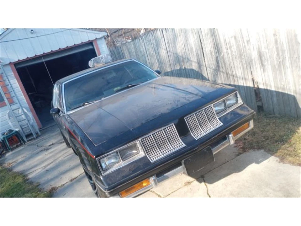 1985 Oldsmobile Cutlass 5th Gen - Image 3 of 7