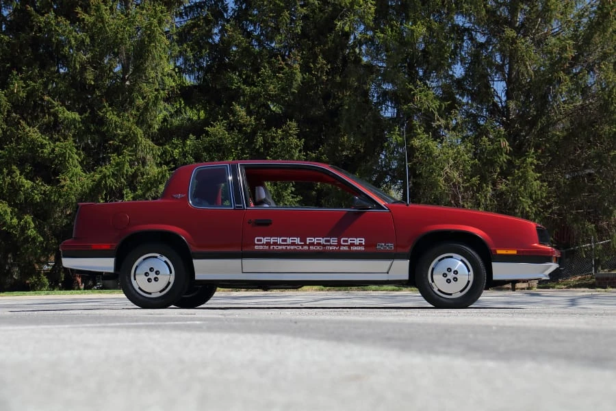 1985 Oldsmobile Calais - Image 2 of 30