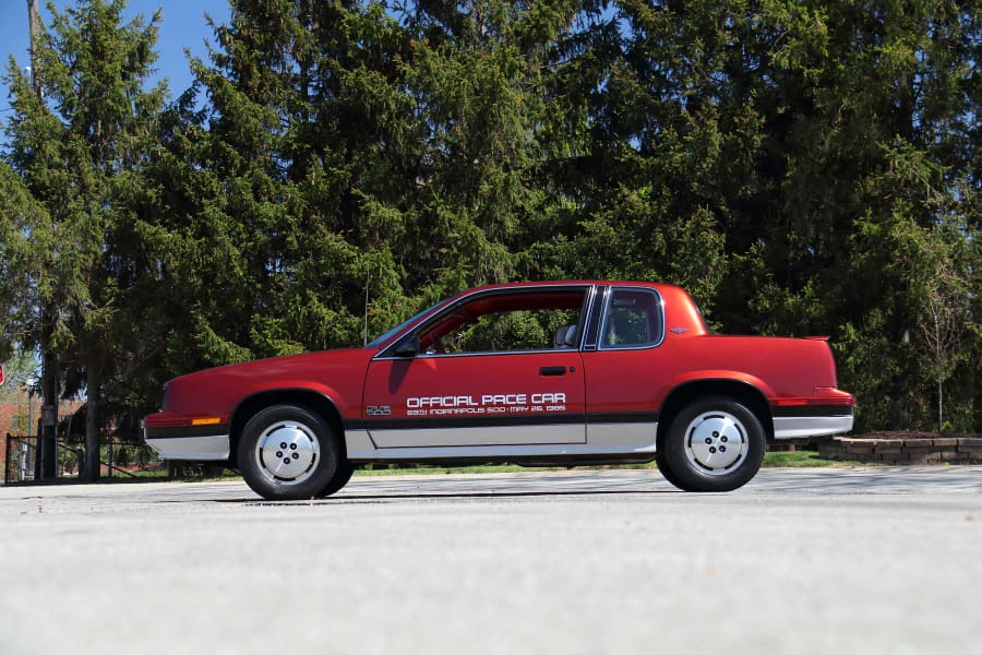 1985 Oldsmobile Calais - Image 17 of 30