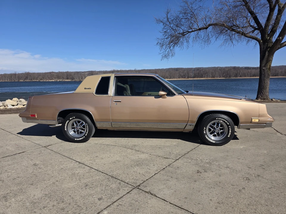 1985 Oldsmobile Cutlass 5th Gen - Image 8 of 21
