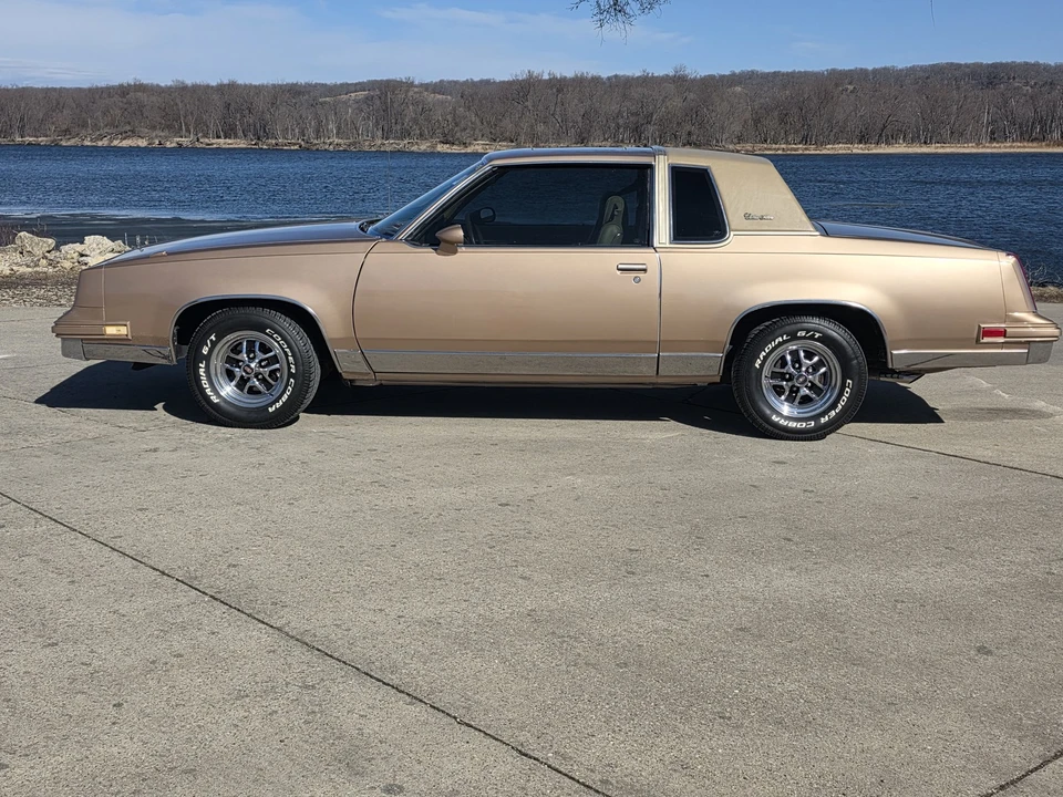 1985 Oldsmobile Cutlass 5th Gen - Image 15 of 21