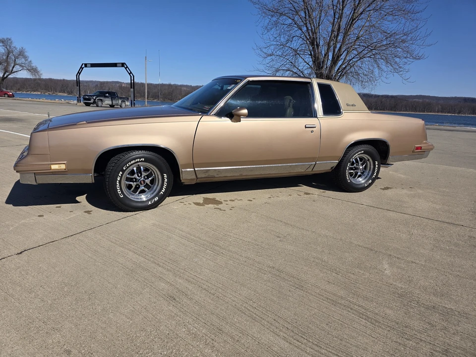 1985 Oldsmobile Cutlass 5th Gen - Image 2 of 21