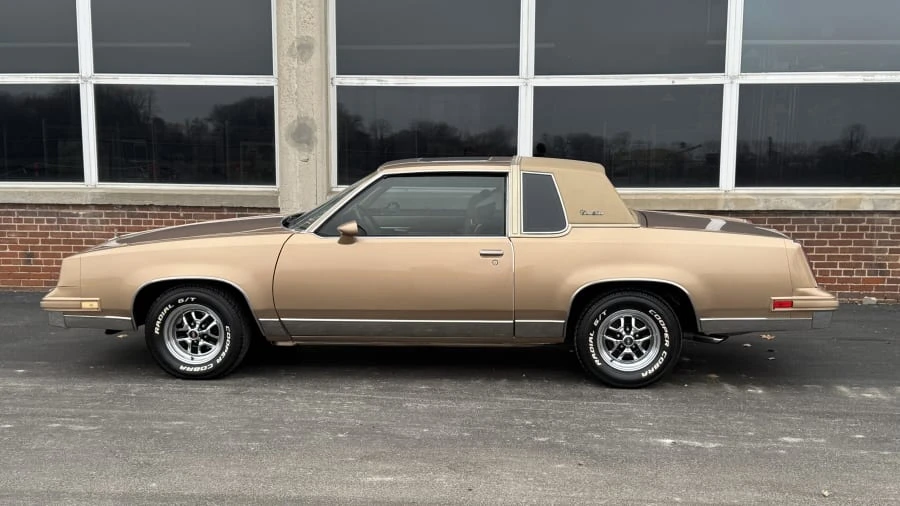 1985 Oldsmobile Cutlass 5th Gen - Image 2 of 10