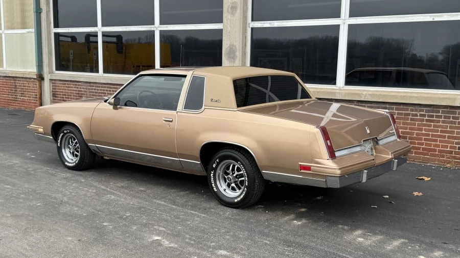 1985 Oldsmobile Cutlass 5th Gen - Image 3 of 10
