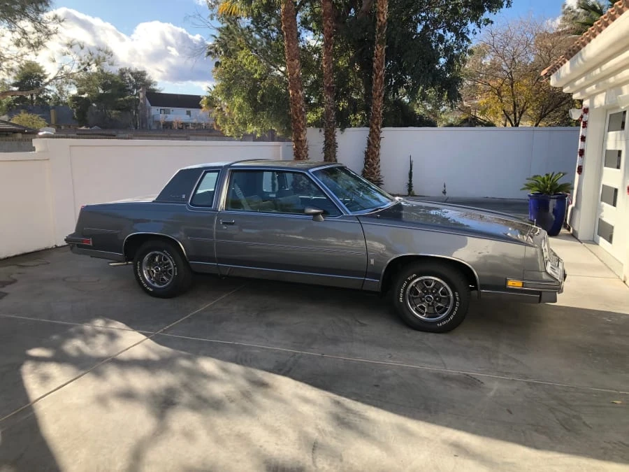1985 Oldsmobile Cutlass Supreme - Image 2 of 12