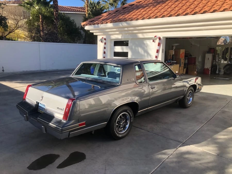 1985 Oldsmobile Cutlass Supreme - Image 3 of 12