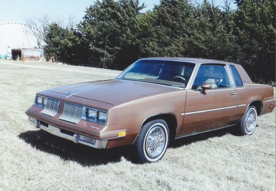 1985 Oldsmobile Cutlass Supreme - Image 4 of 4