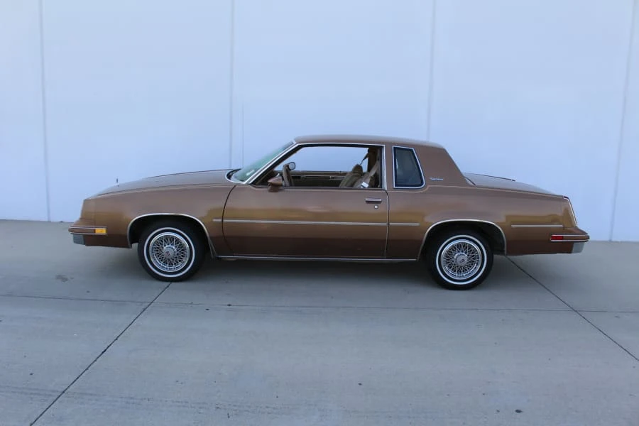 1985 Oldsmobile Cutlass Supreme - Image 2 of 9