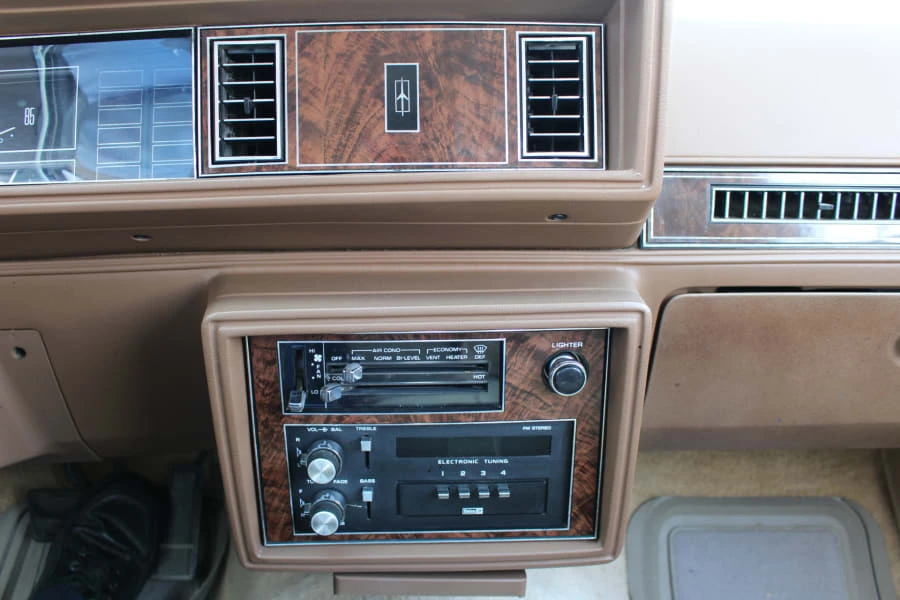 1985 Oldsmobile Cutlass Supreme - Image 6 of 9