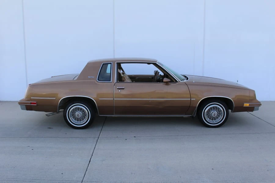 1985 Oldsmobile Cutlass Supreme - Image 8 of 9