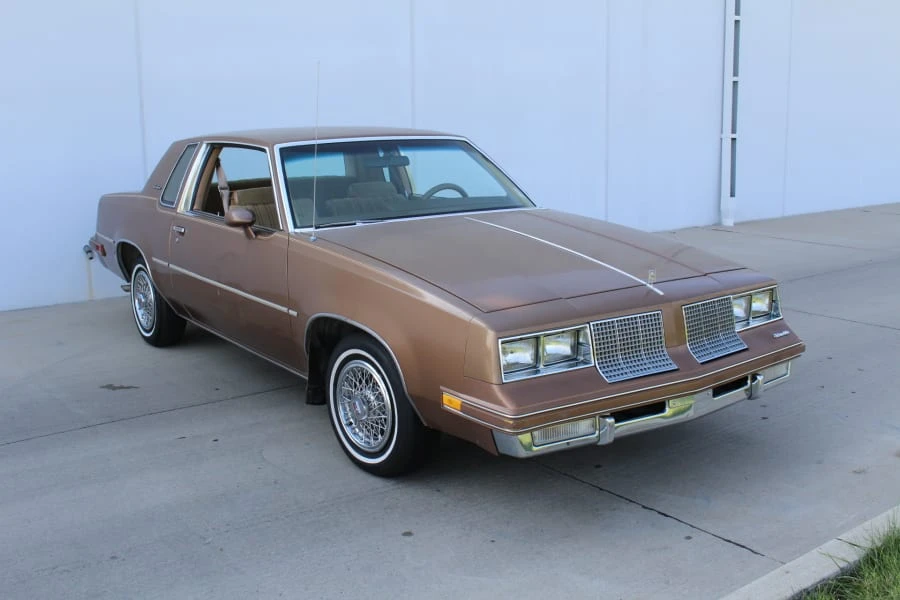 1985 Oldsmobile Cutlass Supreme - Image 9 of 9