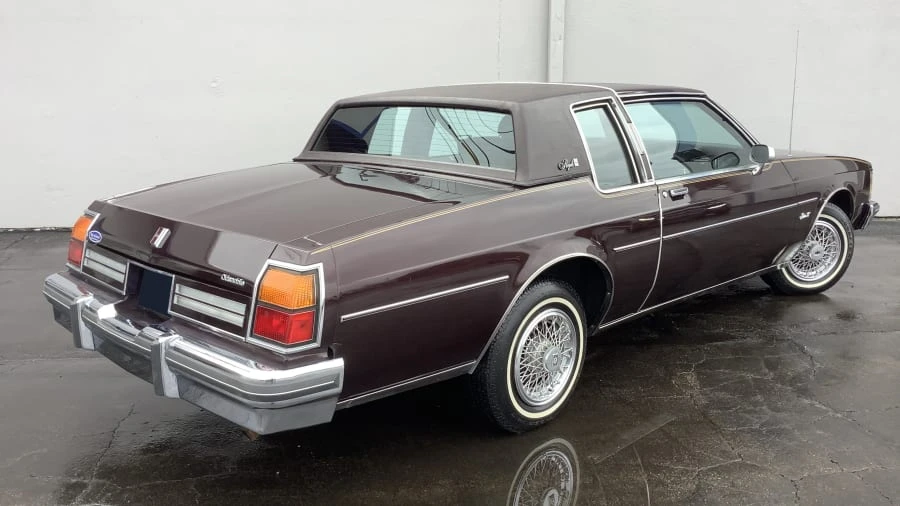 1985 Oldsmobile 88 - Image 25 of 29