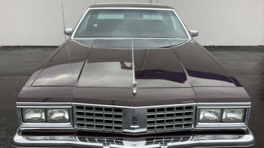 1985 Oldsmobile 88 - Image 26 of 29