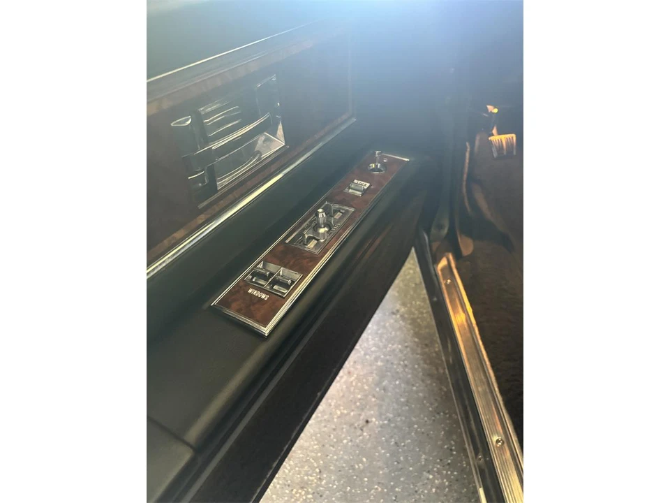 1985 Oldsmobile Toronado - Image 17 of 18