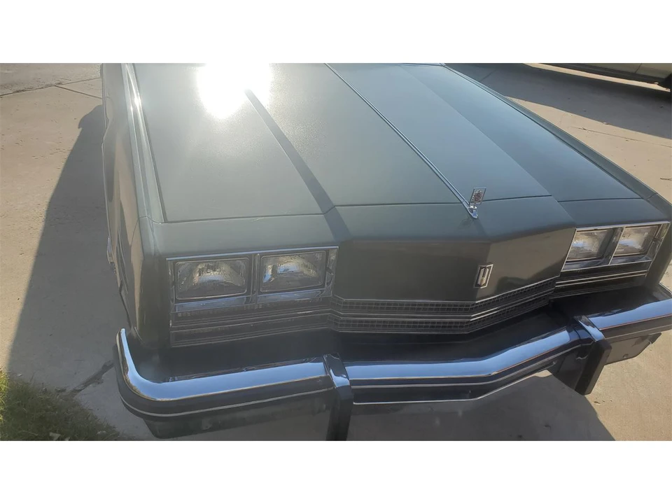 1985 Oldsmobile Toronado - Image 6 of 18