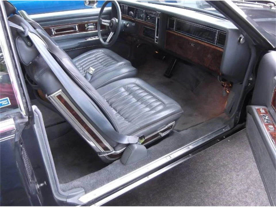 1985 Oldsmobile Toronado - Image 5 of 18
