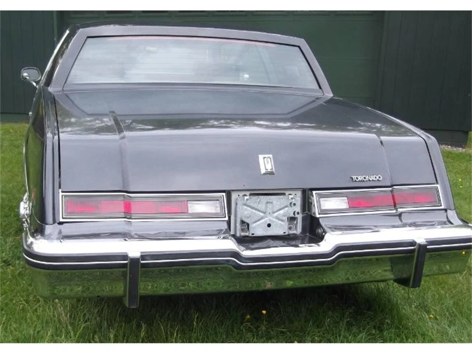 1985 Oldsmobile Toronado - Image 14 of 18