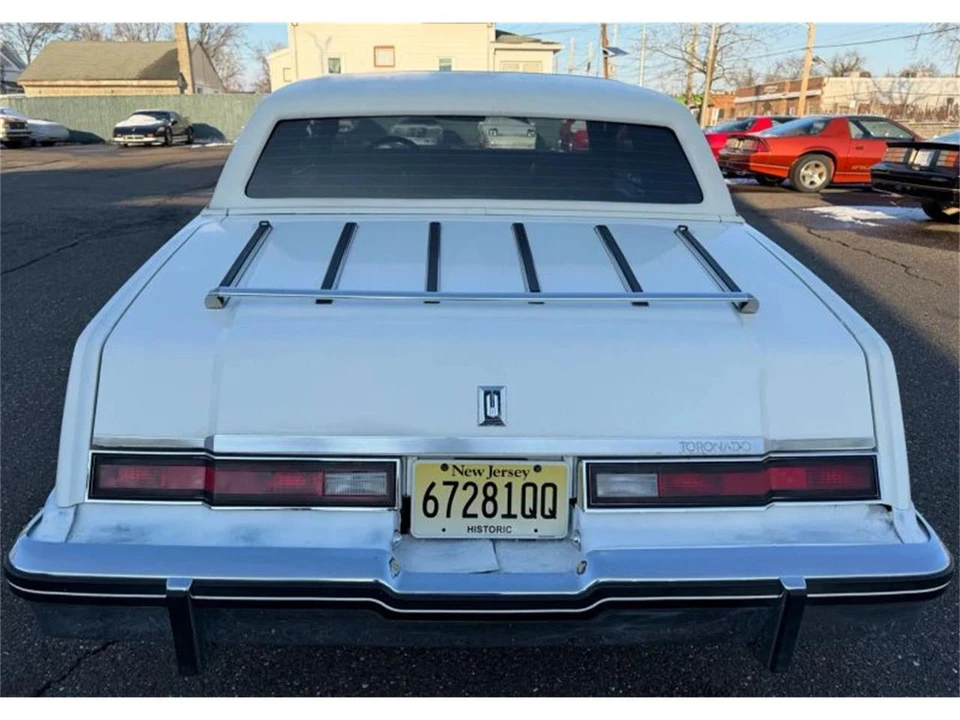 1985 Oldsmobile Toronado - Image 9 of 31