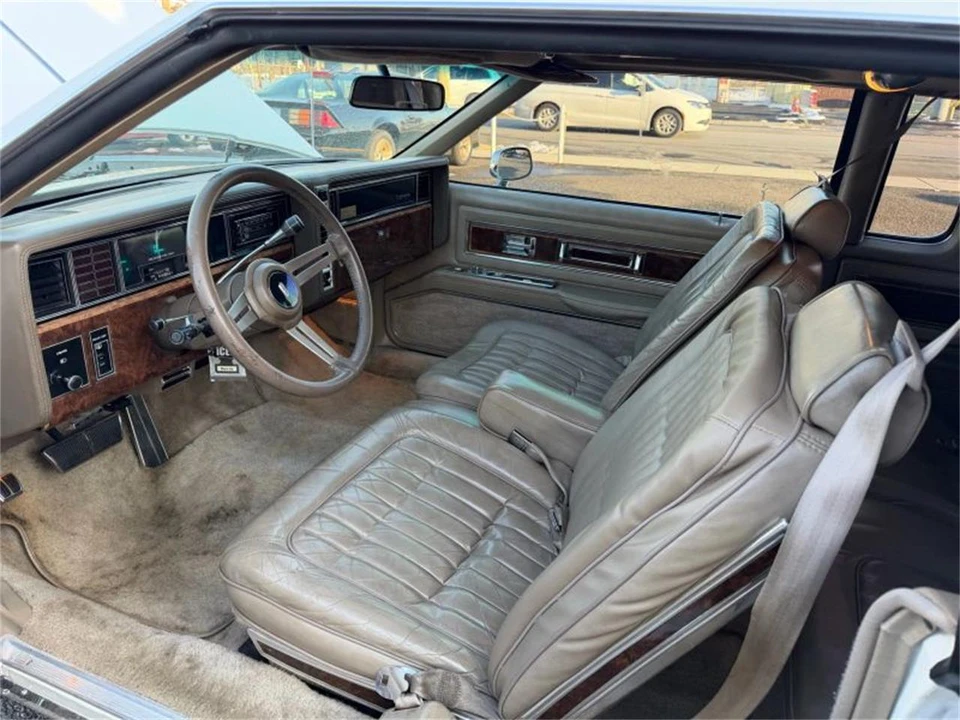 1985 Oldsmobile Toronado - Image 15 of 31