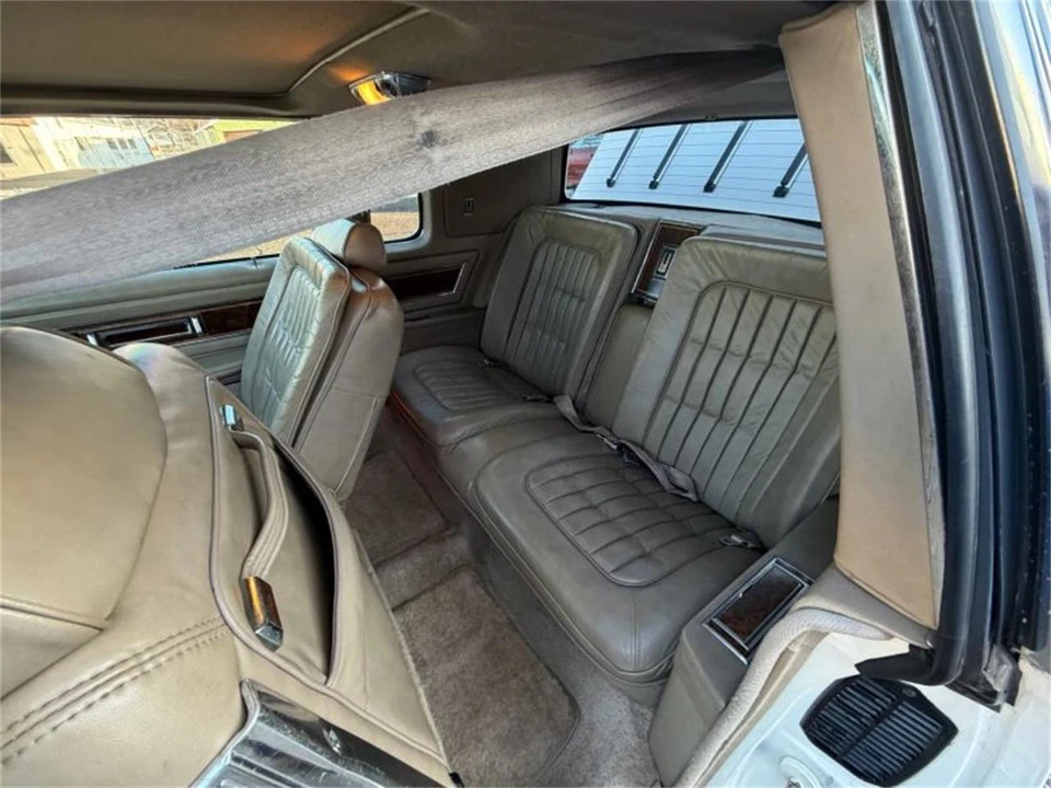 1985 Oldsmobile Toronado - Image 20 of 31