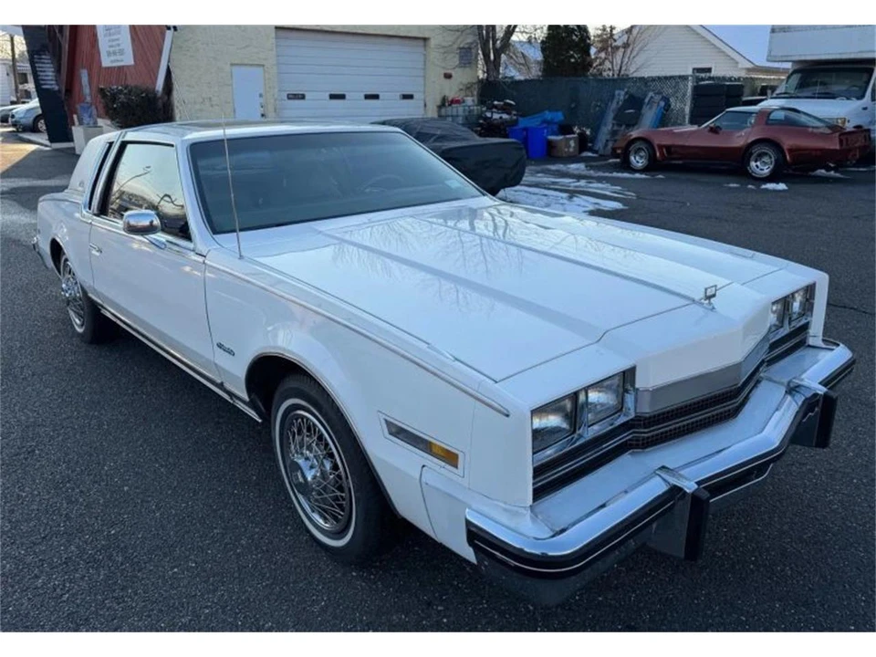 1985 Oldsmobile Toronado - Image 13 of 31
