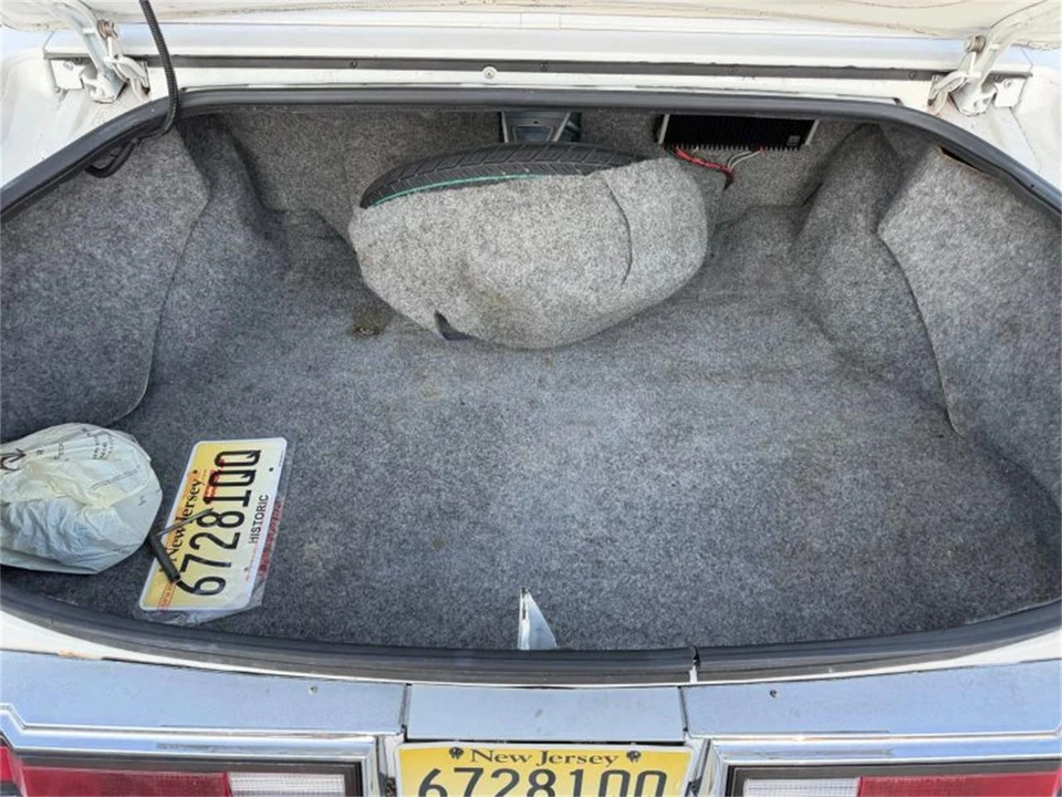 1985 Oldsmobile Toronado - Image 10 of 31