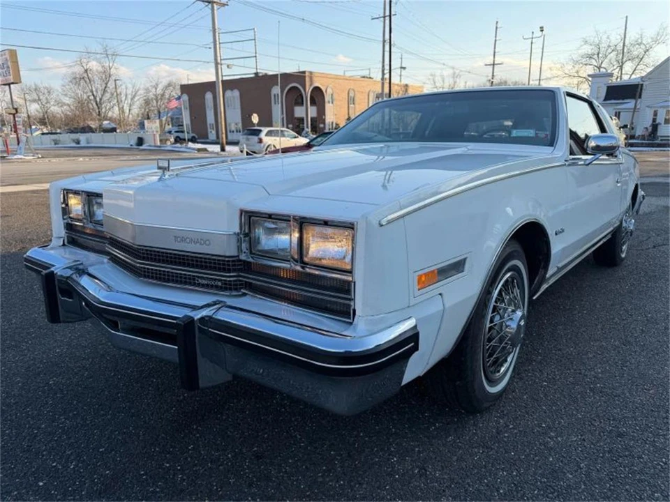 1985 Oldsmobile Toronado - Image 30 of 31