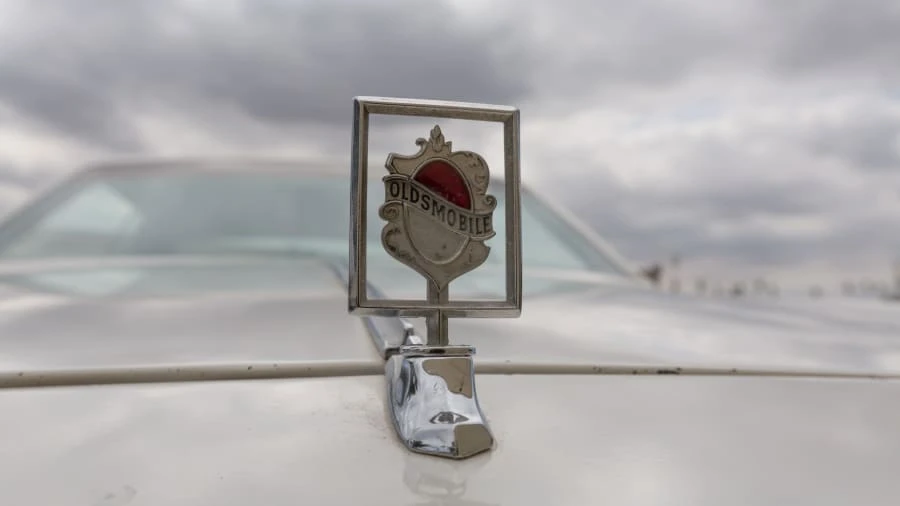 1985 Oldsmobile Toronado - Image 8 of 12