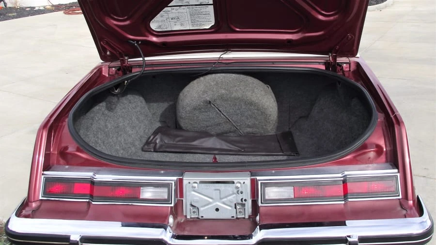 1985 Oldsmobile Toronado - Image 9 of 12
