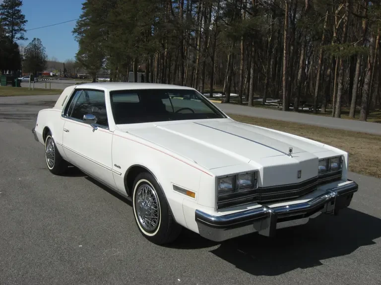 1985 Oldsmobile Toronado - Image 2 of 2