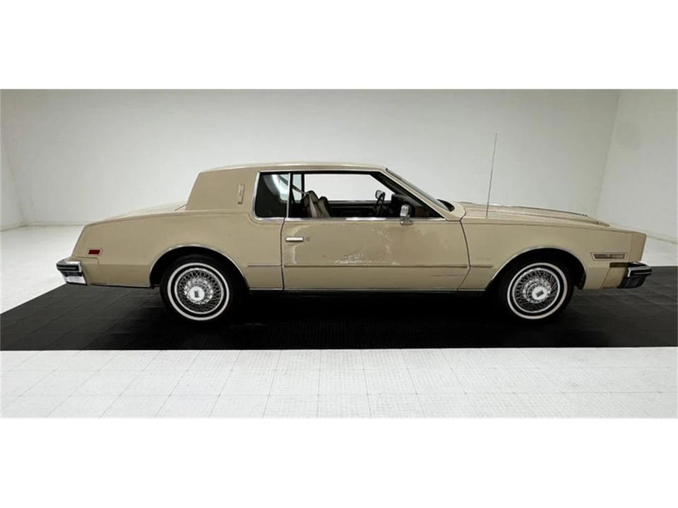1985 Oldsmobile Toronado - Image 6 of 31