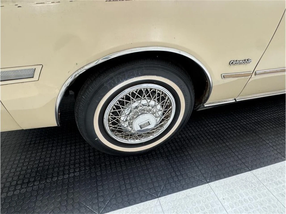 1985 Oldsmobile Toronado - Image 11 of 31