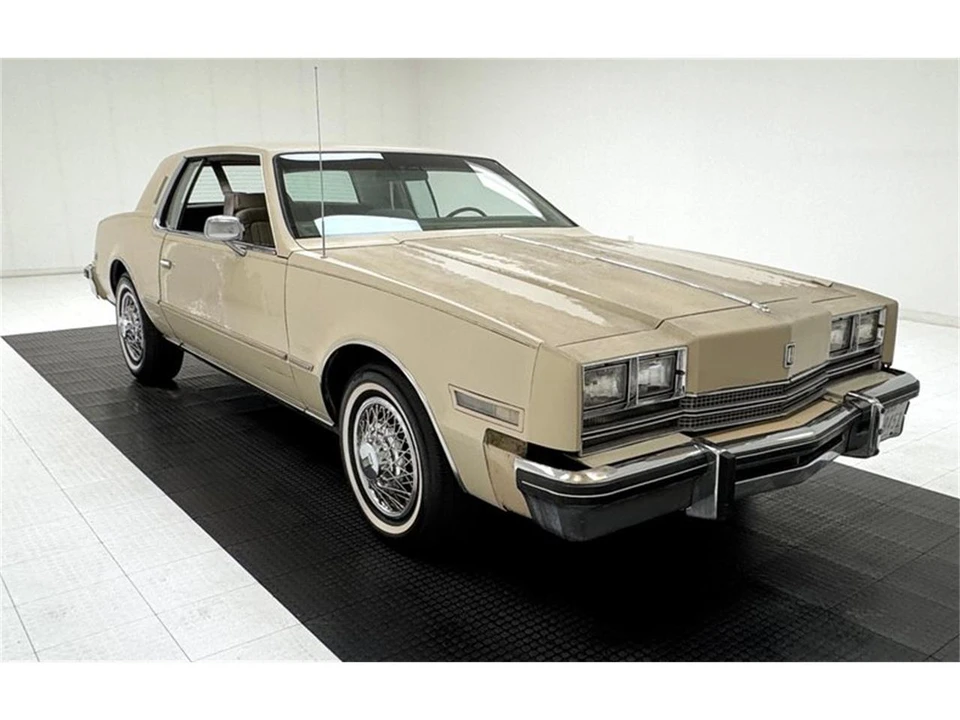 1985 Oldsmobile Toronado - Image 7 of 31