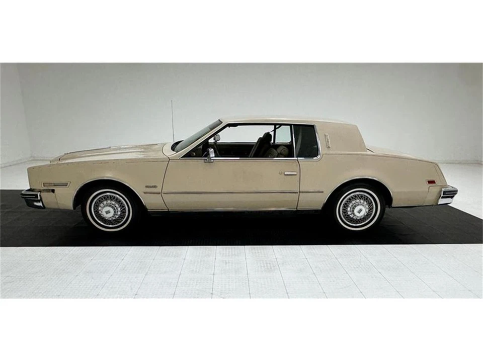 1985 Oldsmobile Toronado - Image 2 of 31