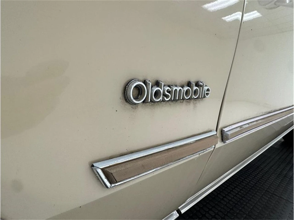 1985 Oldsmobile Toronado - Image 12 of 31