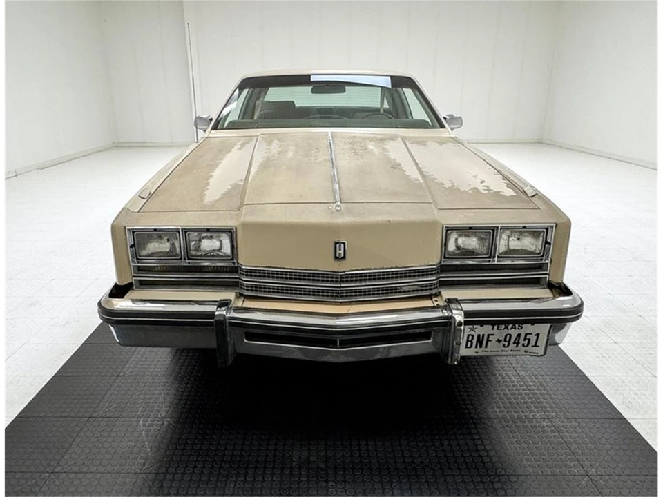 1985 Oldsmobile Toronado - Image 8 of 31