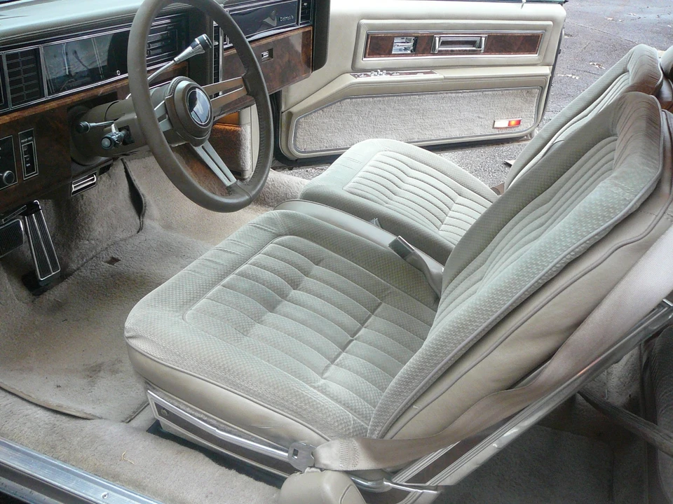 1985 Oldsmobile Toronado - Image 7 of 20